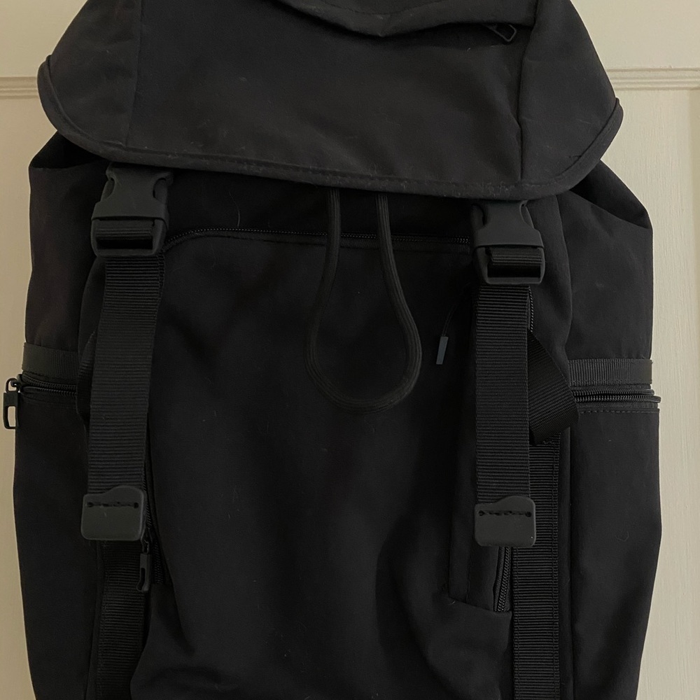 lululemon Command The Day Backpack